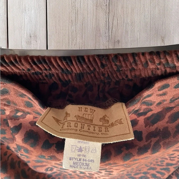New Frontier Cheetah Print Skirt - Medium (C3) - Picture 2 of 4
